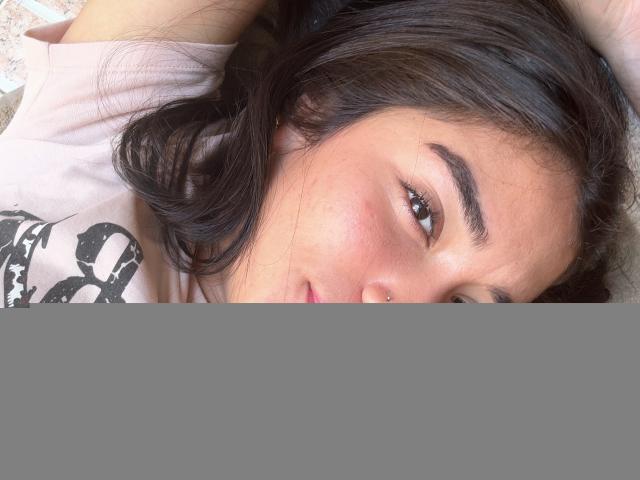 SharonKlart - Sexe cam en vivo - 22070473