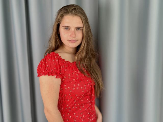 CarolineHott69 - Live sex cam - 22073465