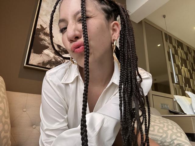 IzzysMisss - פורנו בשידור חי ומצלמת סקס - 22084209