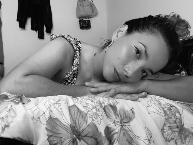 AmberDemons - Live Sex Cam - 22084489