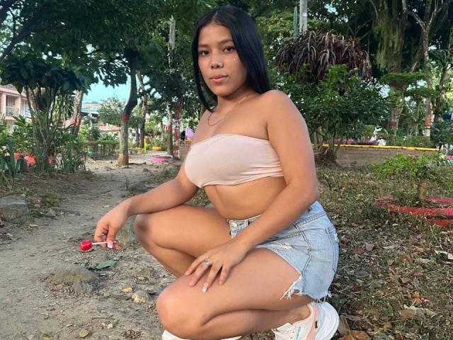 SalmaVitori - Live porn &amp; sex cam - 22085361