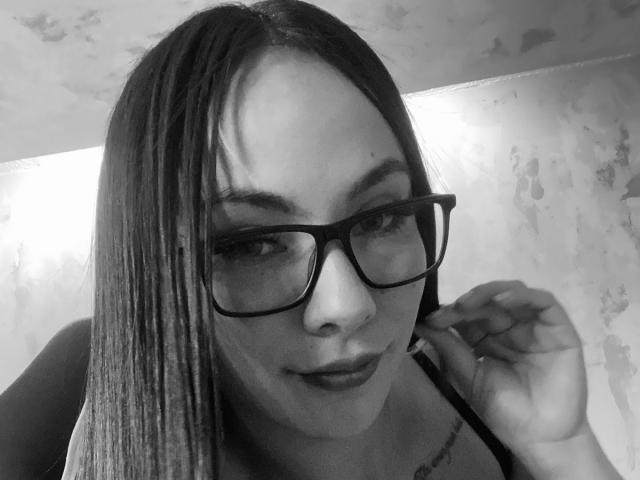 ValeryHarllow - Live porn &amp; sex cam - 22090121