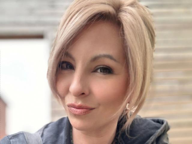 EmmaCrow-hot - Sexe cam en vivo - 22091425