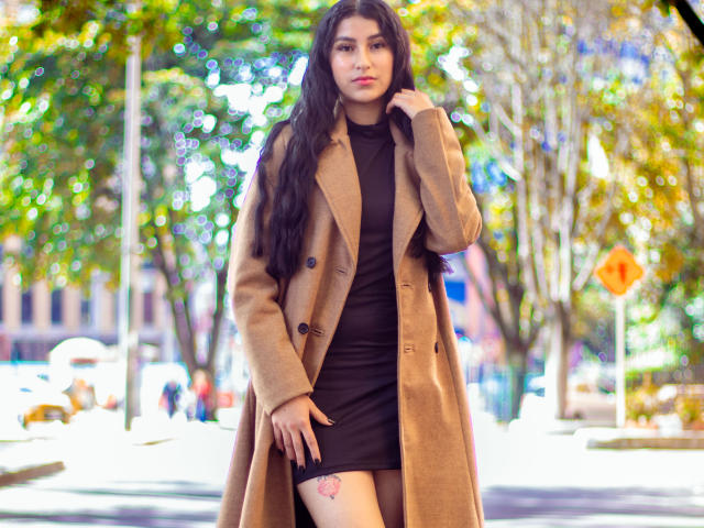 EmaHenderson - Live sex cam - 22093093