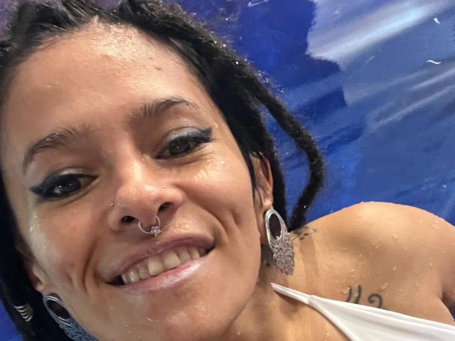 AmelieBlake - Live Sex Cam - 22098165