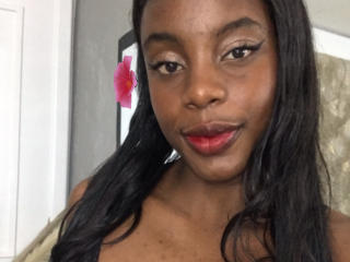 LucianaReid - Live Sex Cam - 22101681