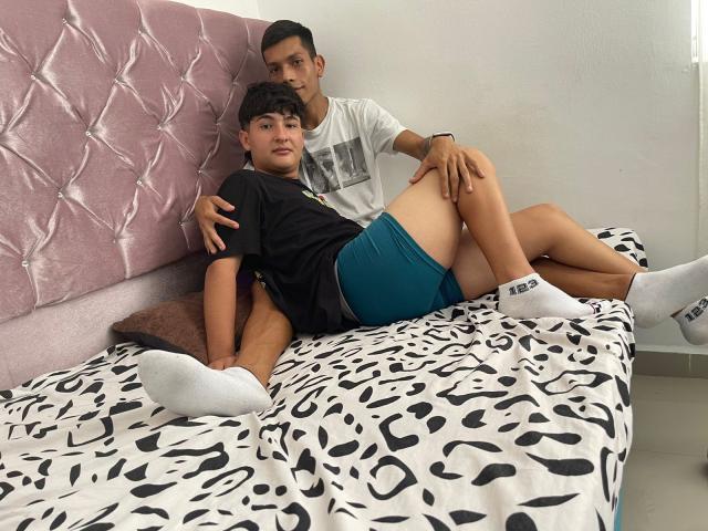 HectorAndYorks - Live Sex Cam - 22102465
