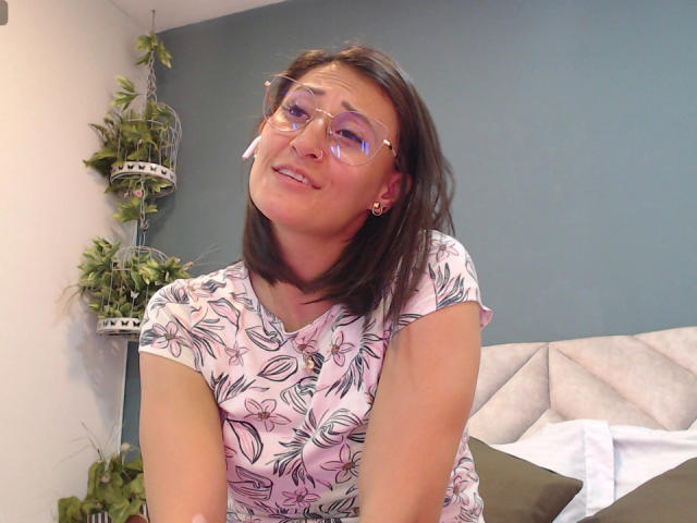 SharisWillian - Live porn &amp; sex cam - 22108293