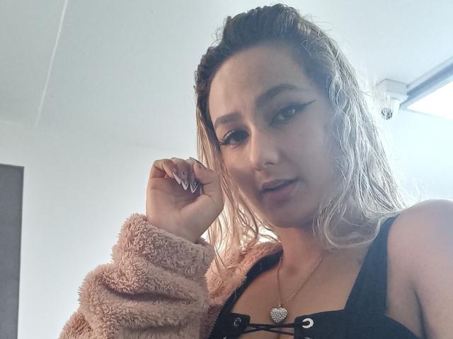 FloraSaenz - Live sex cam - 22116845