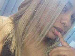 BonieeWalton - Live Sex Cam - 22128949