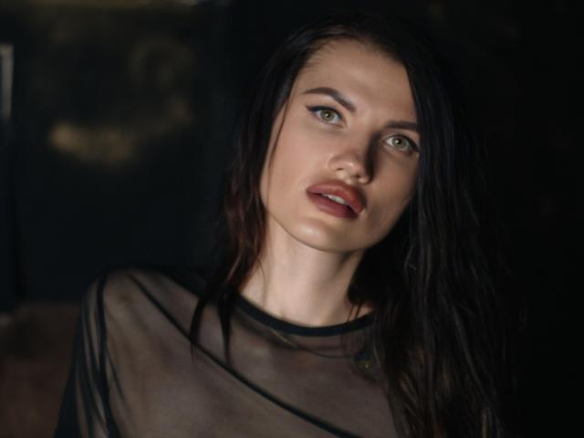 MilaLoona - Live Sex Cam - 22133789