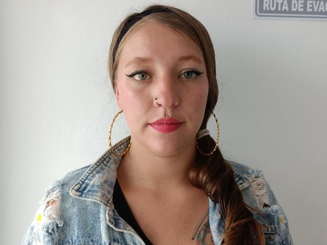 PerlaWilson - Live porn &amp; sex cam - 22134077