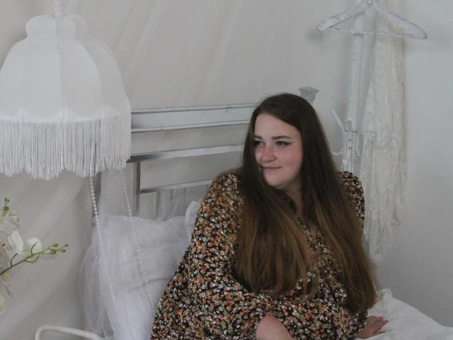 DaniellaGraceZZ - Live sex cam - 22141697