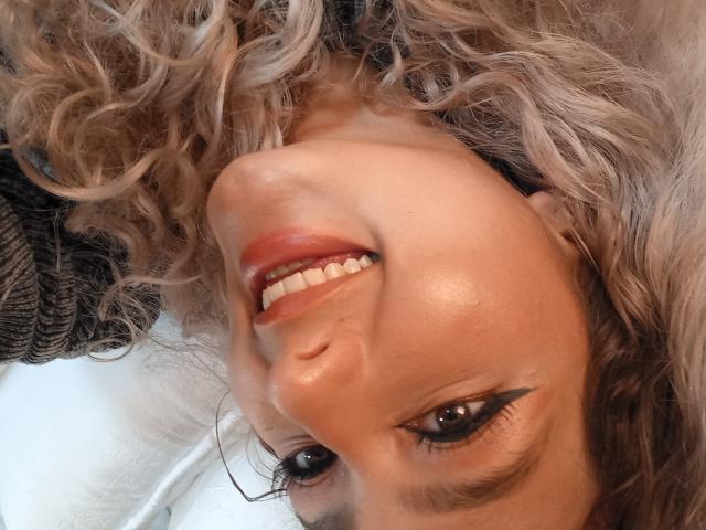 FloraSaenz - Live sex cam - 22163869