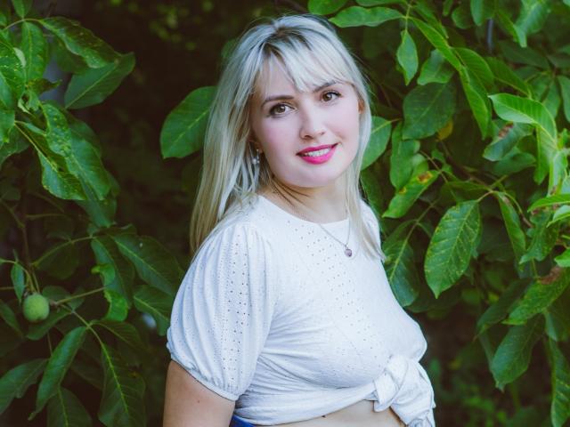 MilanaCraids - Live sex cam - 22174337