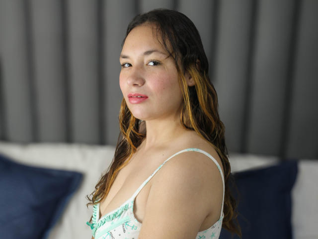 MalyaNicola - Live Sex Cam - 22175533