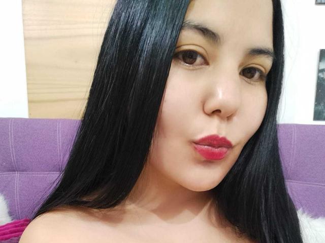 ValentinaWatsonLat - Live Sex Cam - 22182309