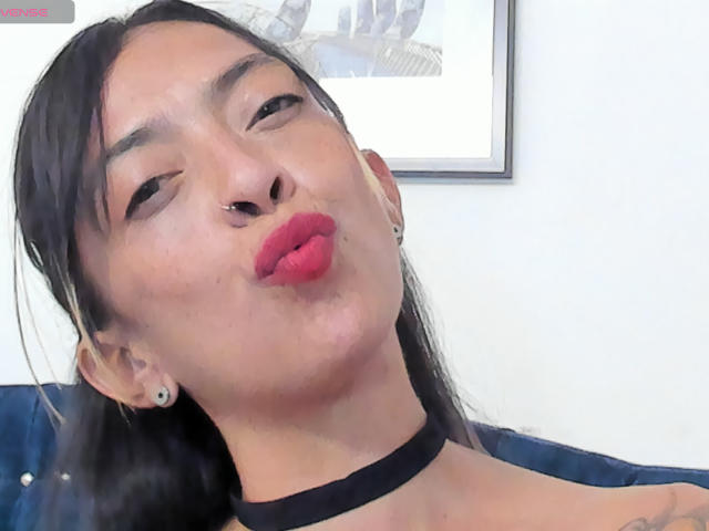 IsaGonzalez - Live porn &amp; sex cam - 22188425