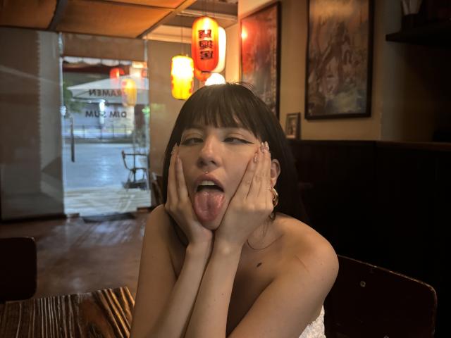 IzzysMisss - Live porn &amp; sex cam - 22188837