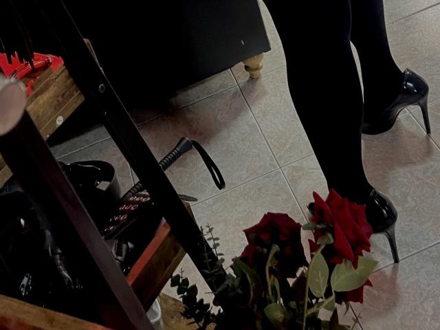 FiorellaStrong - Camera khiêu dâm &amp; quyến rũ trực tiếp - 22191613