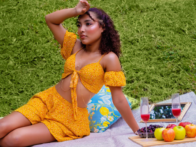 LoraineRioss - Live sex cam - 22195321