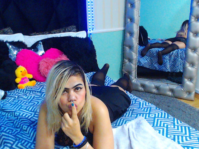 TarahDustin - Sexe cam en vivo - 22196189