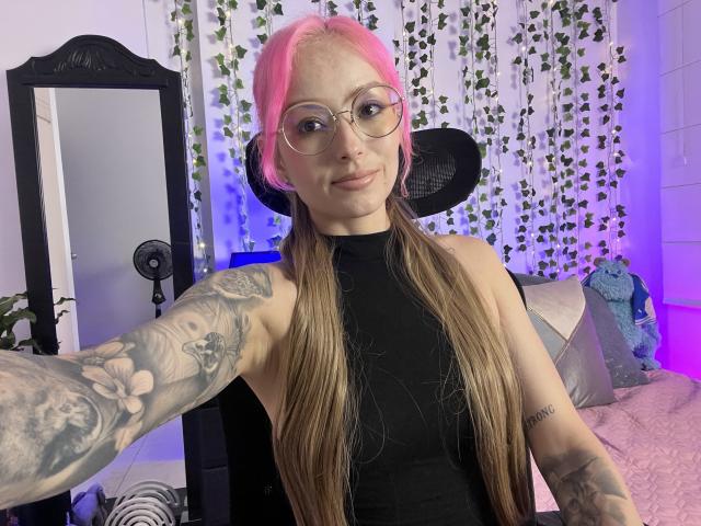 SarahRousen - Porno na żywo i seks kamera - 22206505