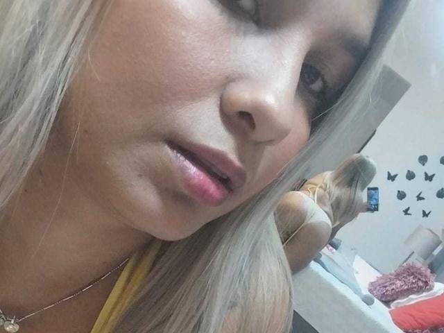 BonieeWalton - Live Sex Cam - 22209821