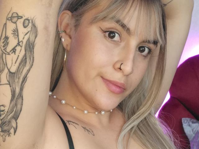 EmilyBrrown - Live porn &amp; sex cam - 22232877
