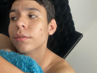 MateoGomez - Live Sex Cam - 22233565