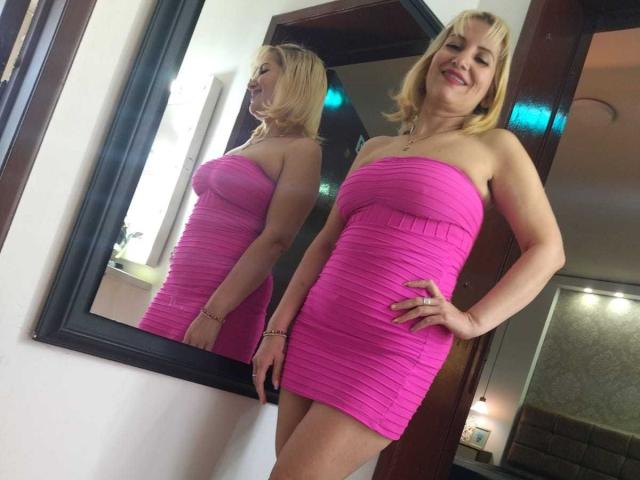 GiuliaAddams - Sexe cam en vivo - 22235817