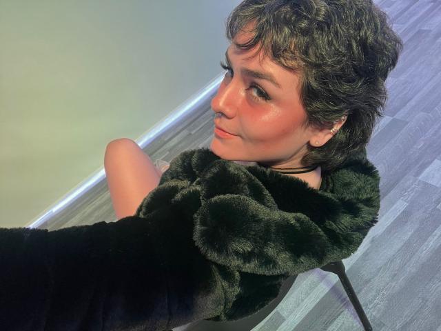 IsabelaCooper - Live Sex Cam - 22237201