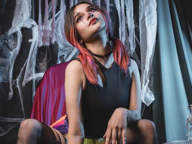 MaiaThunder - Live Sex Cam - 22240225