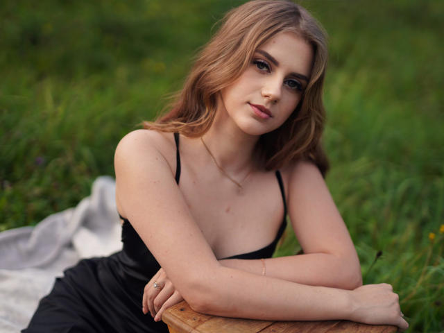 MilanaMillinois - Sexe cam en vivo - 22242121