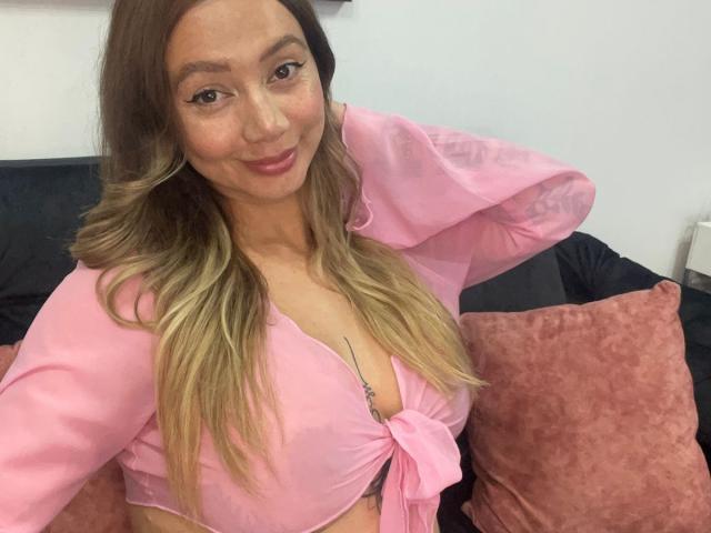 SophieLombardo - Sexe cam en vivo - 22244121