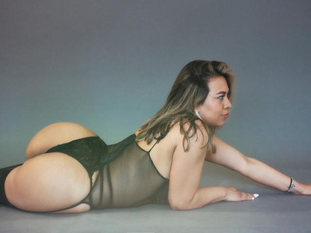 ValeriaFranco - פורנו בשידור חי ומצלמת סקס - 22246481
