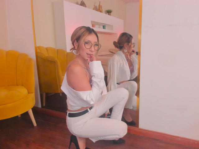 LissyHoffman - Live porn &amp; sex cam - 22253525