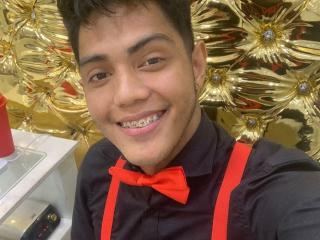 Charles69x - Live Sex Cam - 22258405