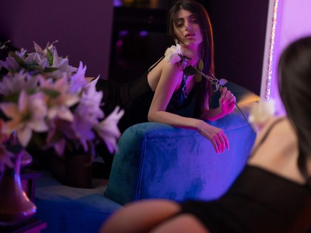 ClassySkinnyLady - Live Sex Cam - 22259653