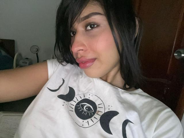 PriscillaRouss - Live porn &amp; sex cam - 22262065