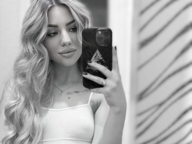 CristalTasty - Live Sex Cam - 22265365