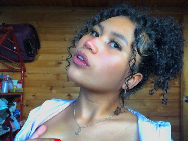 SophieSonyas - Live sex cam - 22265389
