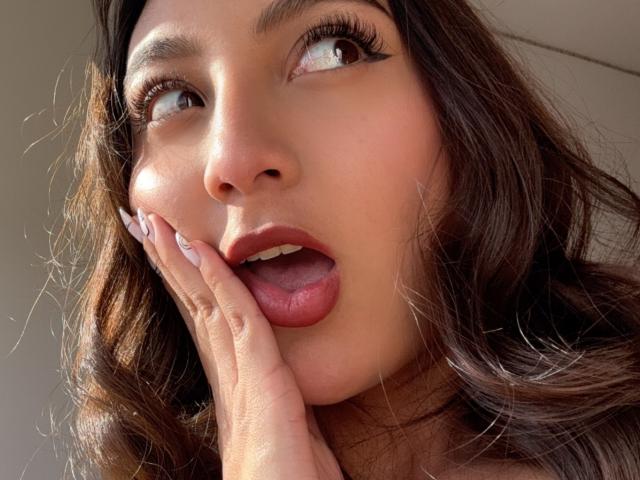 DianaFernandezz - Live porn &amp; sex cam - 22270789