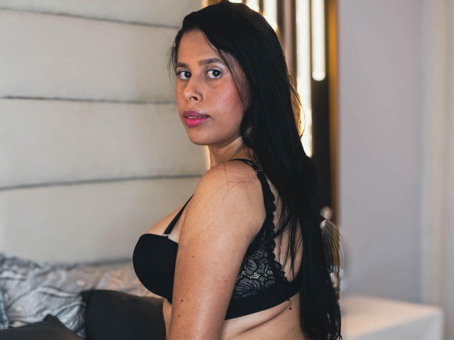 KellyOrozco - Live Sex Cam - 22281721