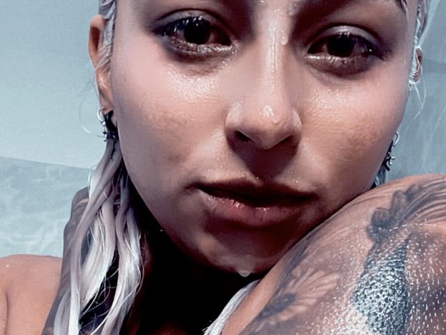 AvrilGray - Live sexe cam - 22294221