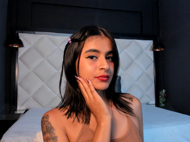 MichelleBenett - Live sex cam - 22296461