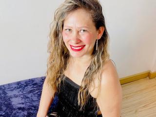 AmelySuarth - Live Sex Cam - 22301269