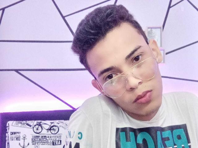 NickSull - Live porn &amp; sex cam - 22302109