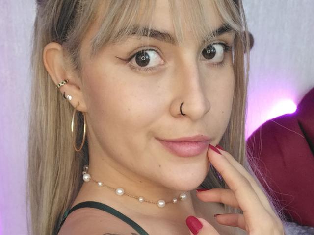 EmilyBrrown - Sexe cam en vivo - 22303457