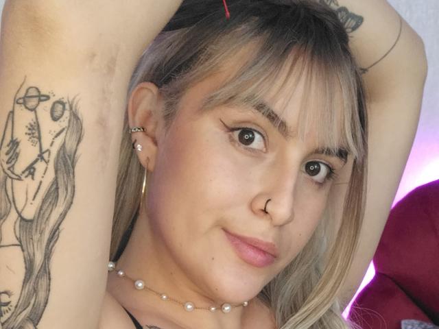 EmilyBrrown - Live sex cam - 22303465